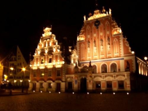 Riga bei Nacht (100_0283.JPG) wird geladen. Eindrucksvolle Fotos aus Lettland erwarten Sie.